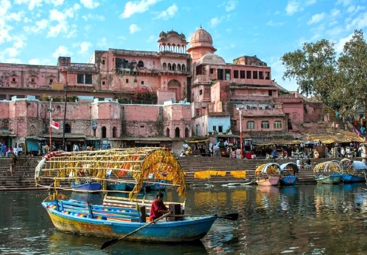 8 Days and 7 Nights Tour Package Varanasi to Lucknow – Varanasi, Bodhgaya, Prayagraj, Chitrakoot, Ayodhya and Lucknow